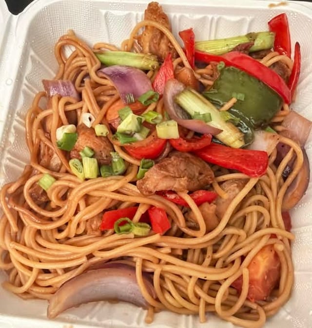 Tallarín Saltado de Carne.